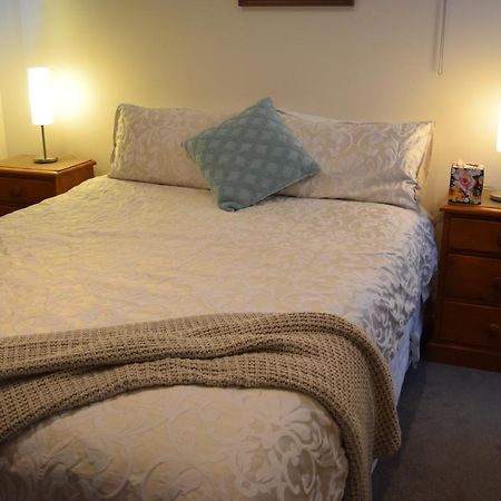 Bed & Breakfast In The Heart Of Fendalton ไครสต์เชิร์ช ภายนอก รูปภาพ