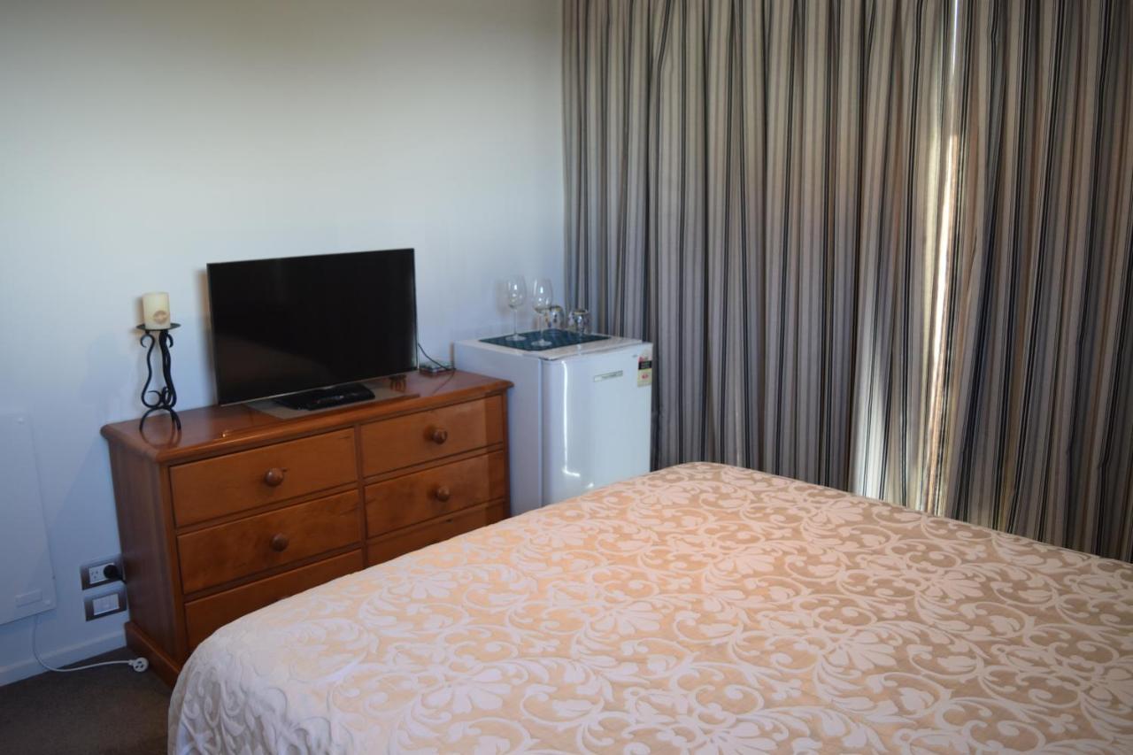 Bed & Breakfast In The Heart Of Fendalton ไครสต์เชิร์ช ภายนอก รูปภาพ